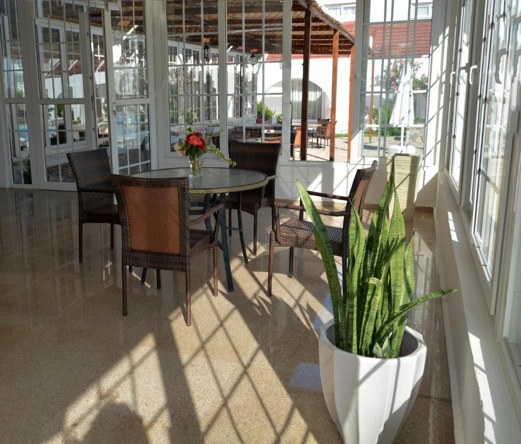 Club Lapethos Bungalow 키레니아 외부 사진