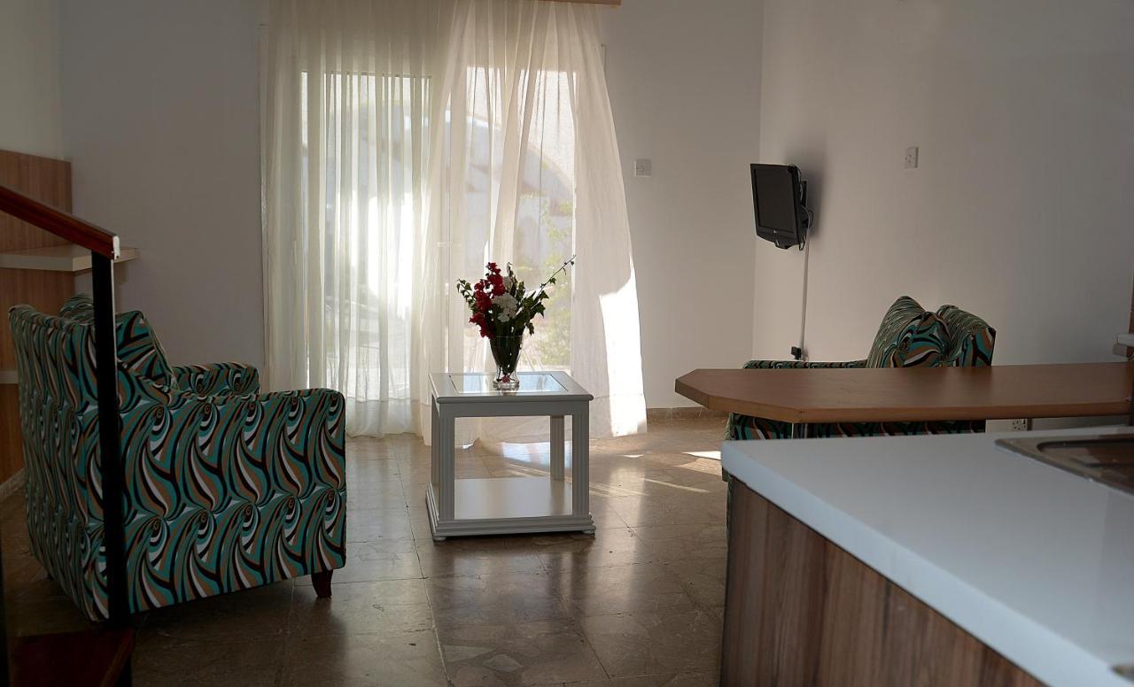 Club Lapethos Bungalow 키레니아 외부 사진